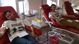 hussars donate blood